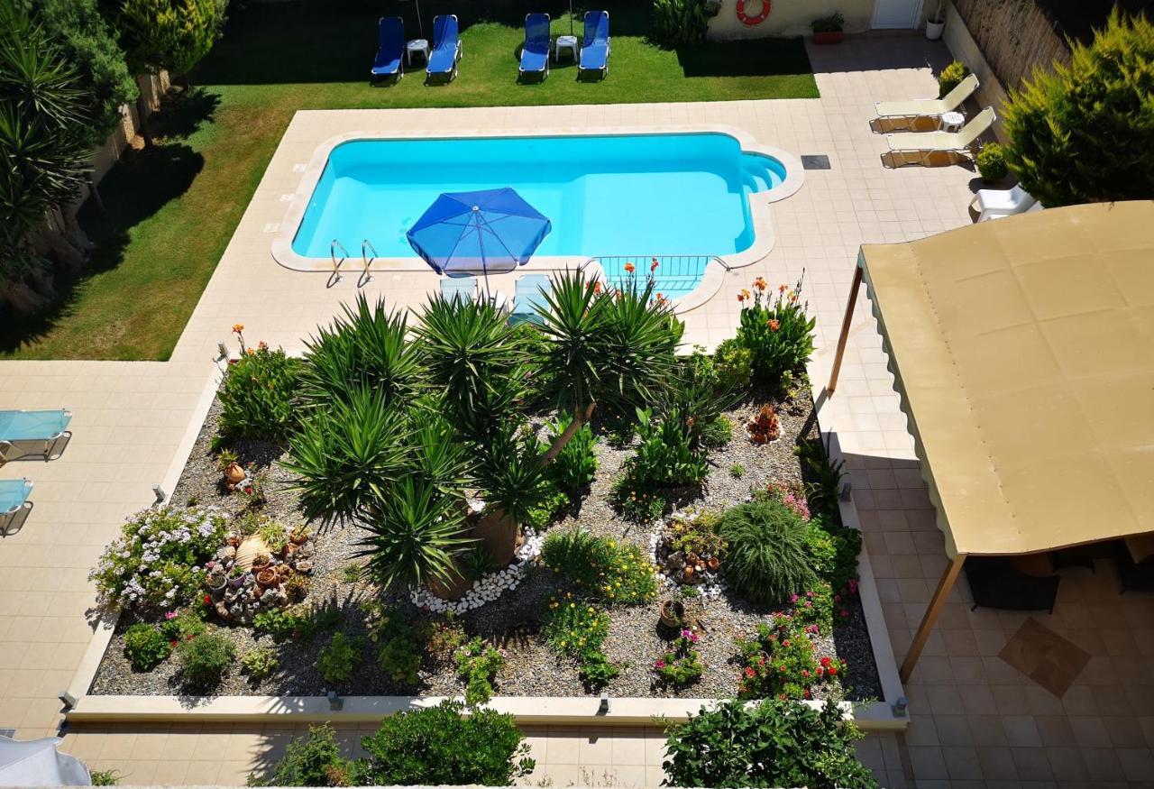 Nicolas Studios & Apartments Agia Marina Екстериор снимка