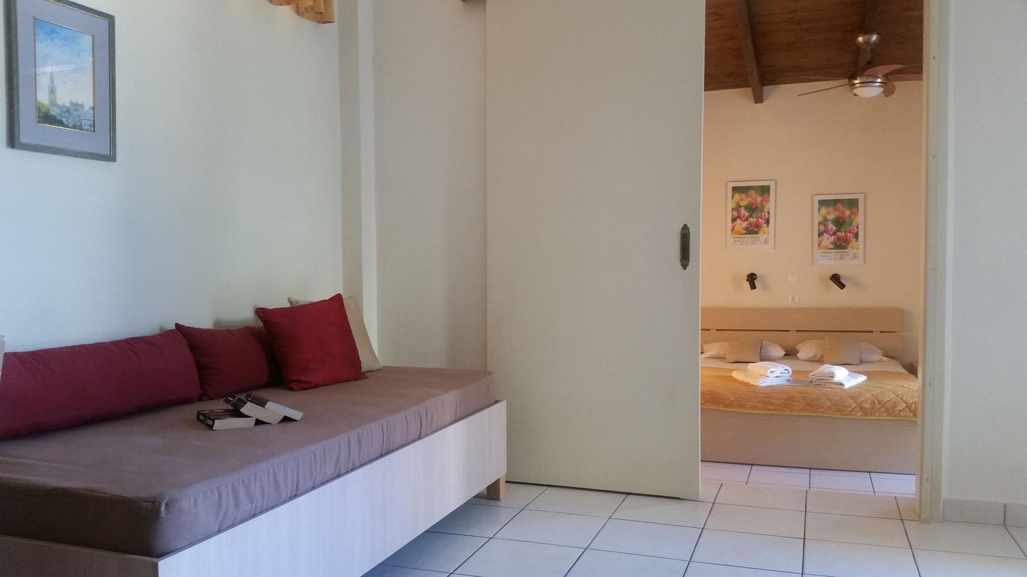 Nicolas Studios & Apartments Agia Marina Екстериор снимка
