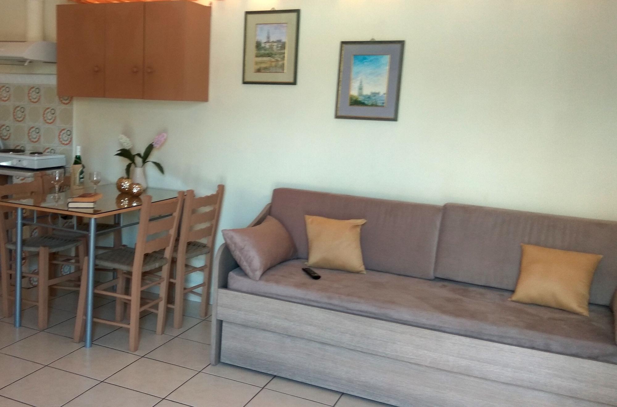 Nicolas Studios & Apartments Agia Marina Екстериор снимка