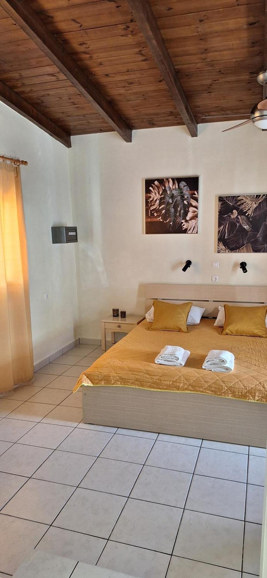 Nicolas Studios & Apartments Agia Marina Екстериор снимка