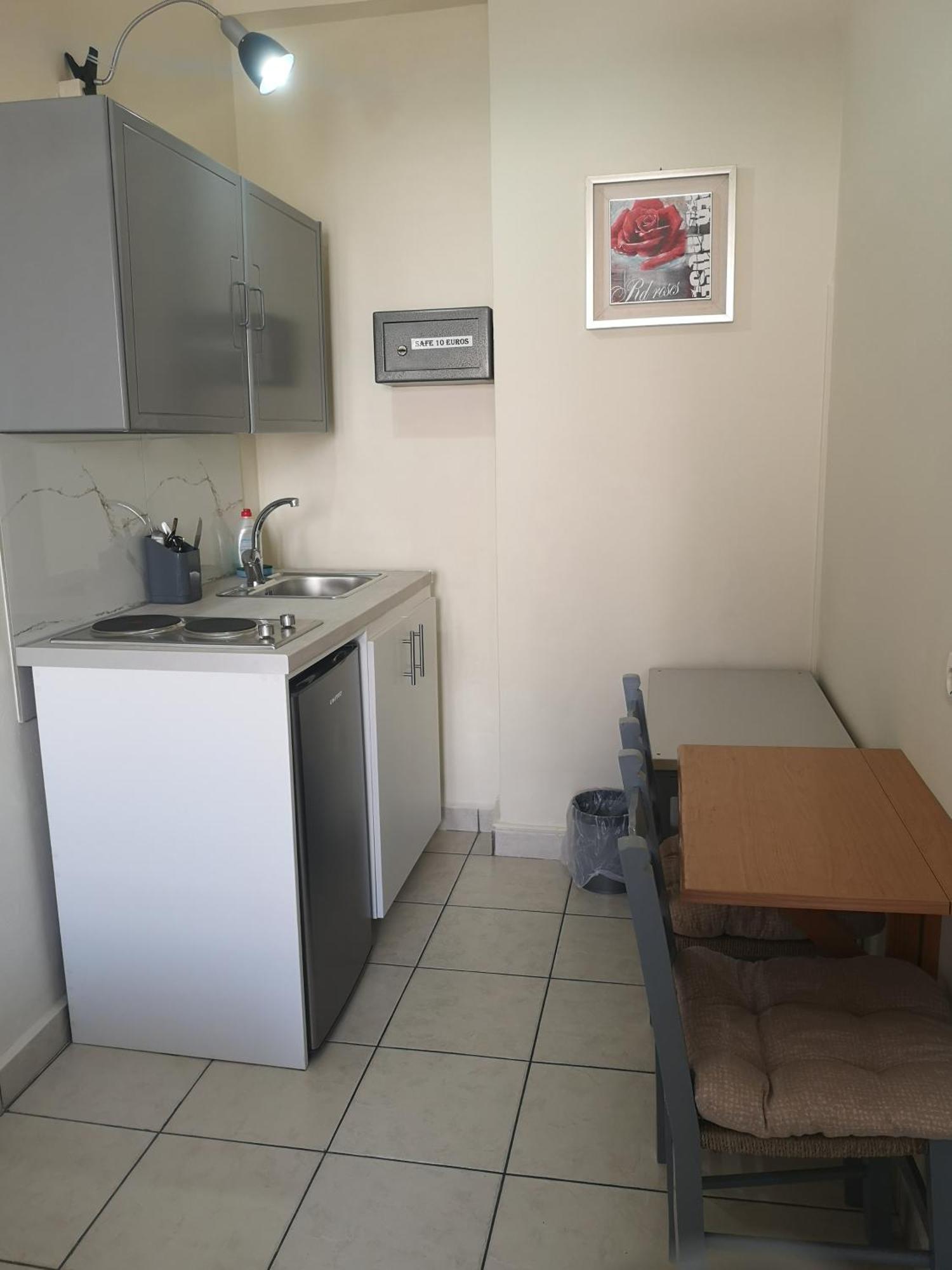 Nicolas Studios & Apartments Agia Marina Екстериор снимка