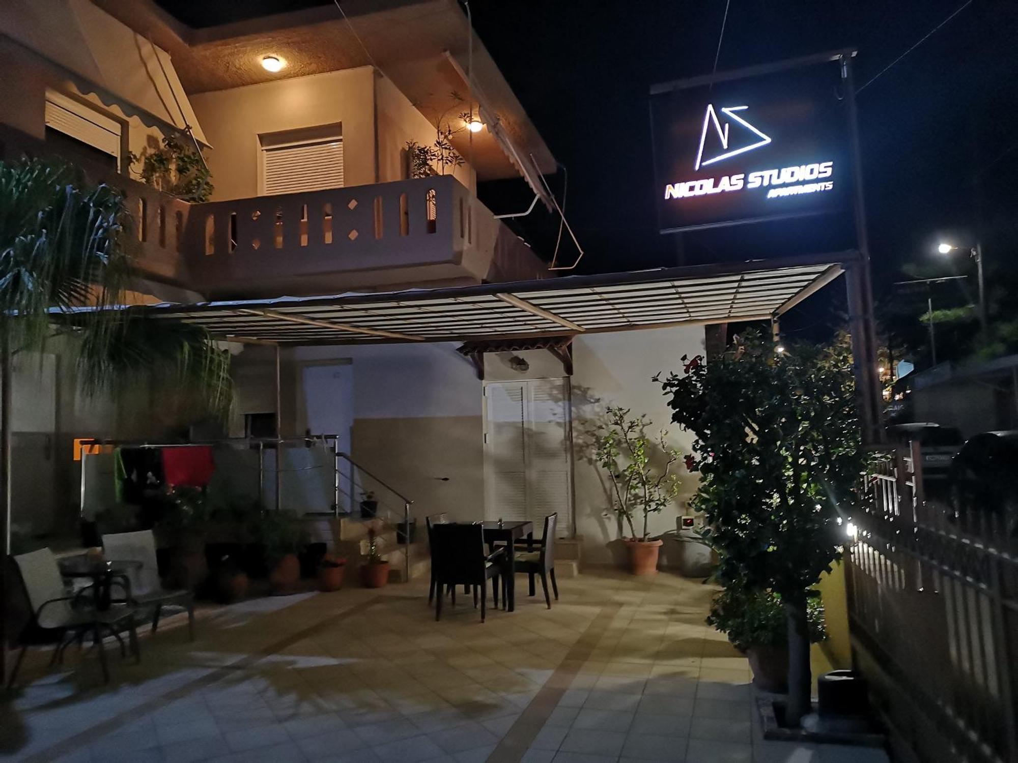 Nicolas Studios & Apartments Agia Marina Екстериор снимка