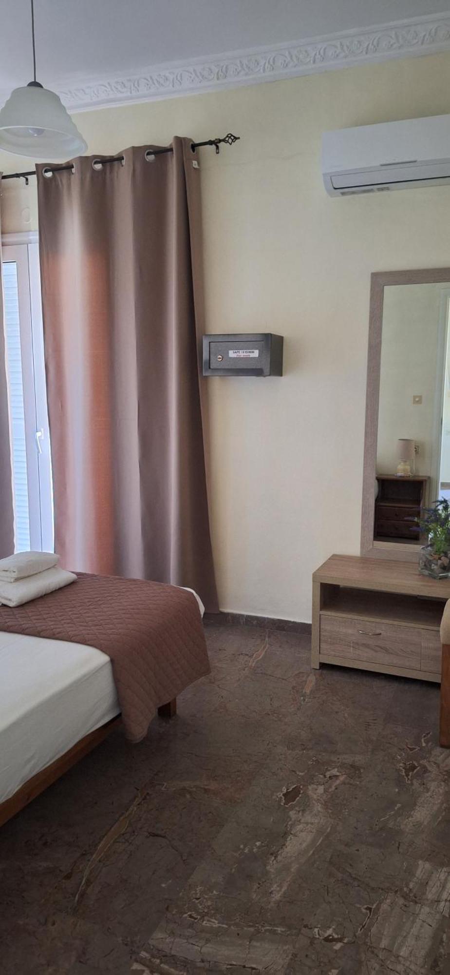 Nicolas Studios & Apartments Agia Marina Екстериор снимка