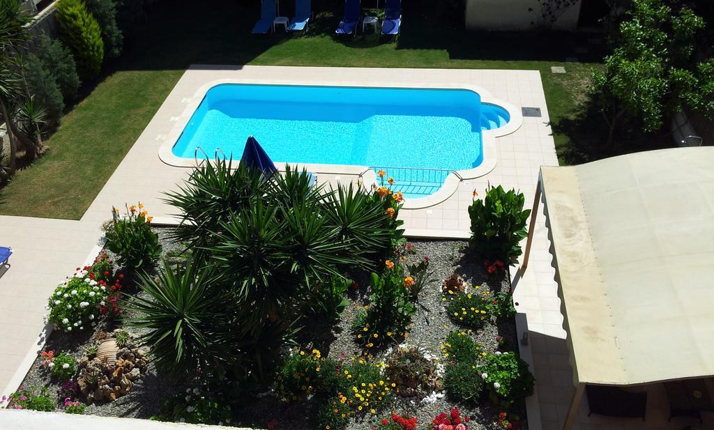 Nicolas Studios & Apartments Agia Marina Екстериор снимка