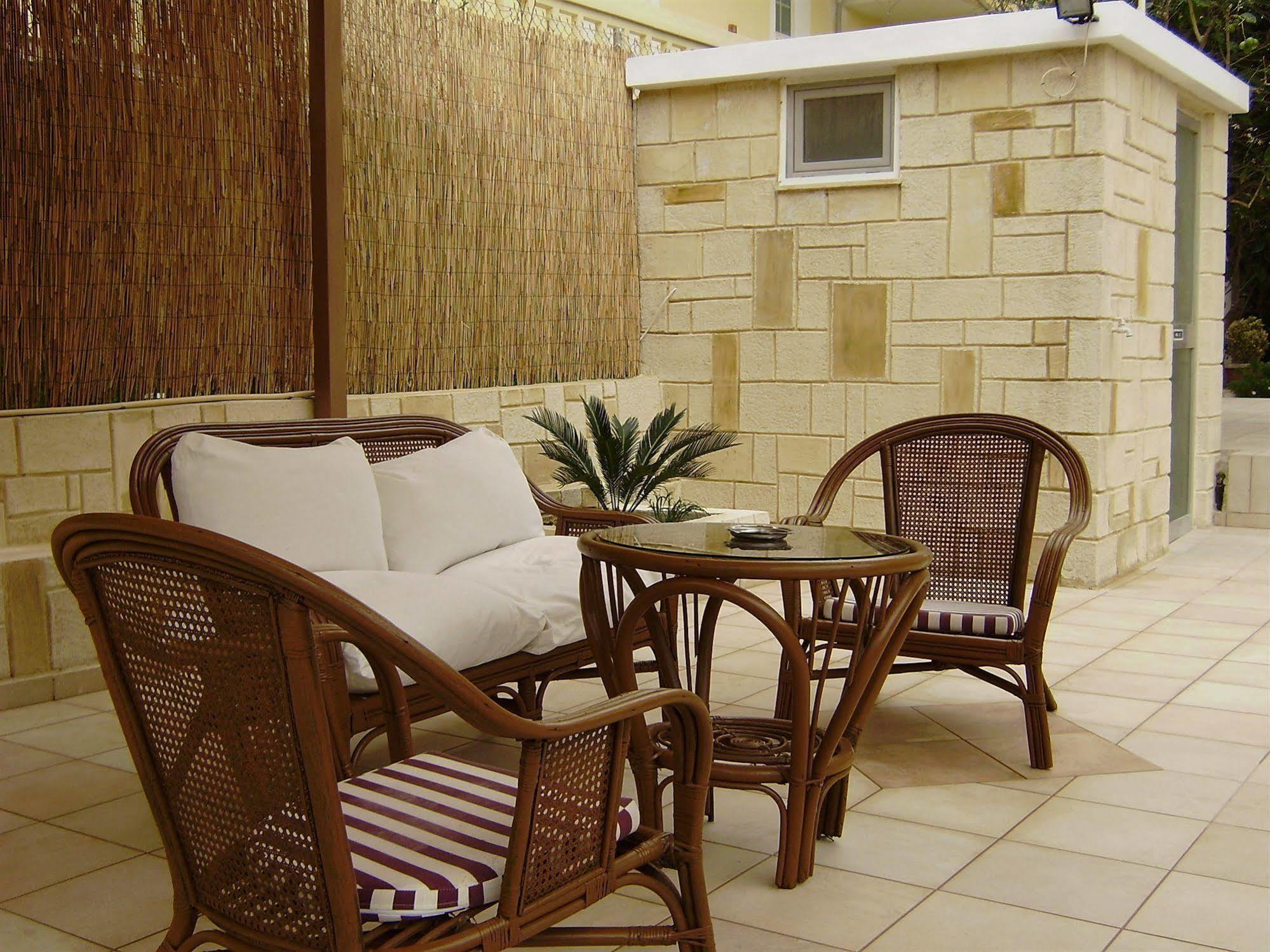 Nicolas Studios & Apartments Agia Marina Екстериор снимка