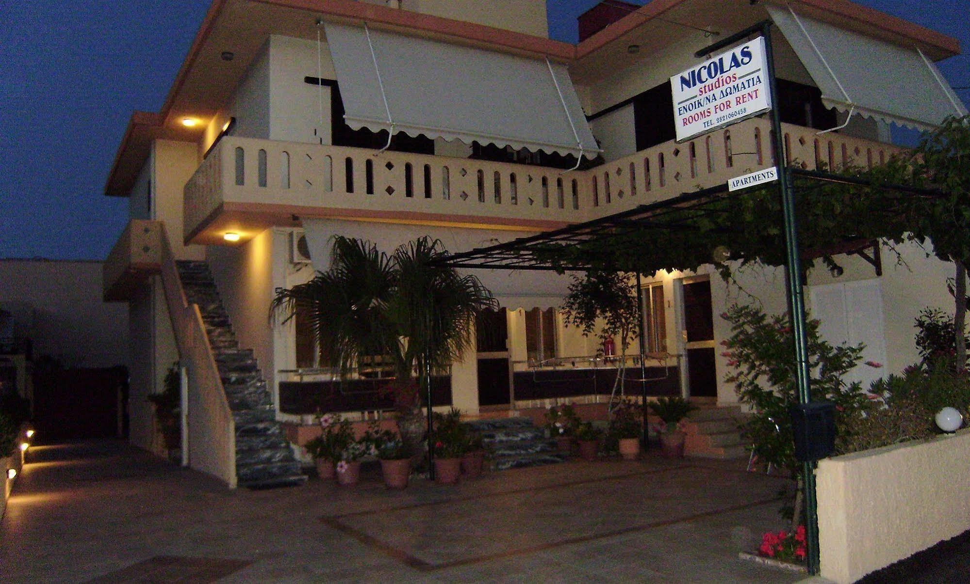 Nicolas Studios & Apartments Agia Marina Екстериор снимка