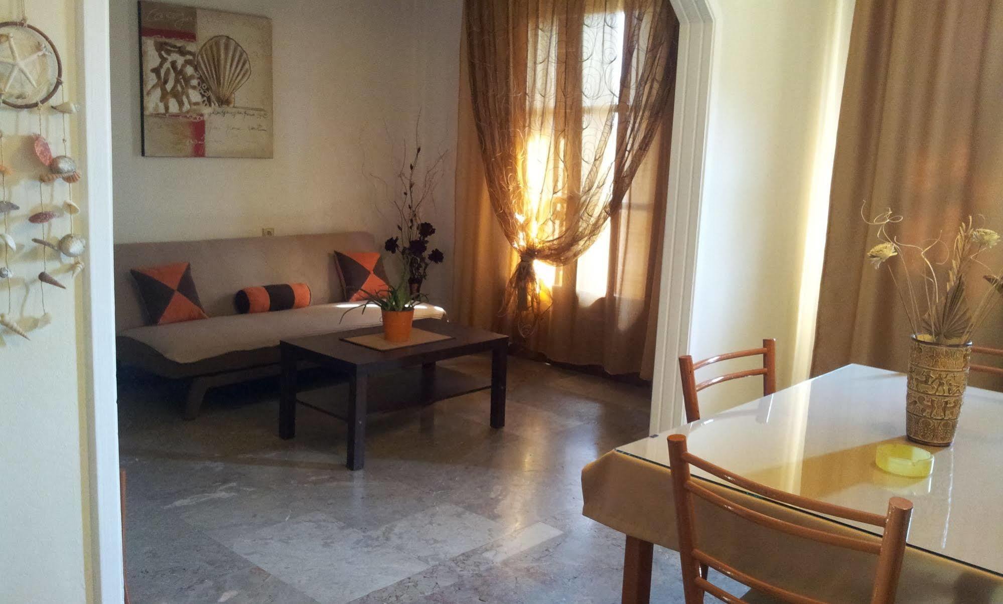 Nicolas Studios & Apartments Agia Marina Екстериор снимка
