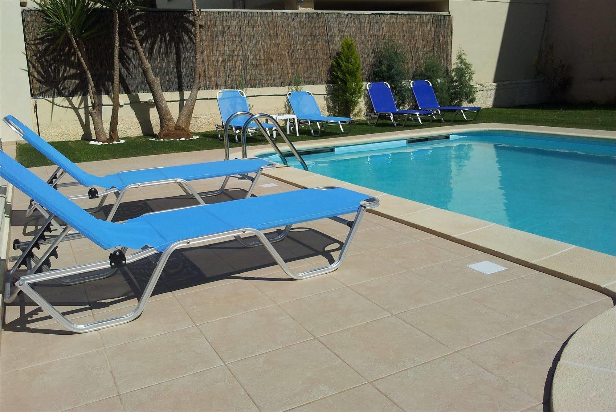 Nicolas Studios & Apartments Agia Marina Екстериор снимка