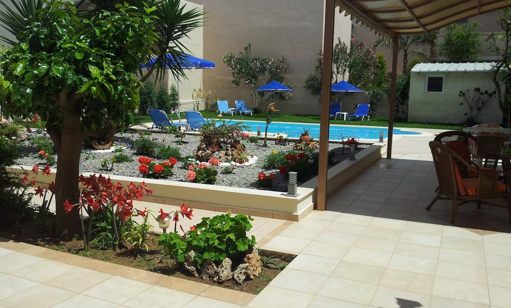 Nicolas Studios & Apartments Agia Marina Екстериор снимка